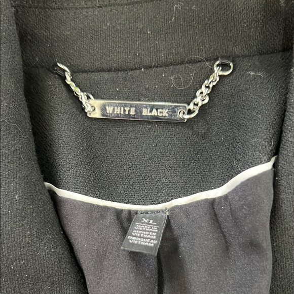 White House Black Market Black Blazer with Structured Design - Picture 2 of 2